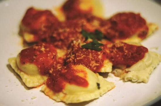 Ravioli di ricotta con sugo di maiale